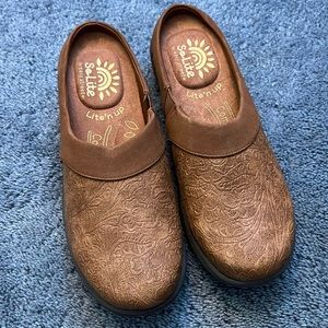 Solite by easy street slip on